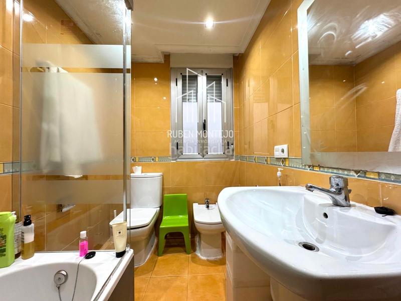 Foto c529580d-91b7-468b-984a-0d5753b3a75a. Flat with heating in Carmelitas Salamanca