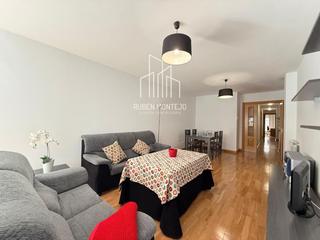 Pis  Obispo zarranz y pueyo. Vivienda seminueva con 2d y 2bñ, garaje, trastero y terraza.