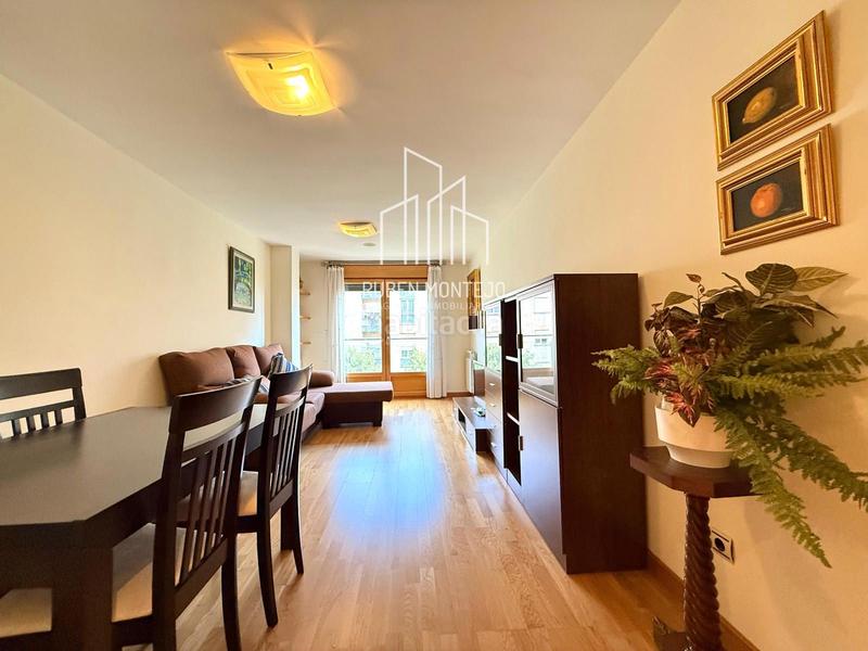 Foto 60a1f548-8333-488b-af44-fdb866fbe847. Rent flat with heating parking in Pizarrales Salamanca