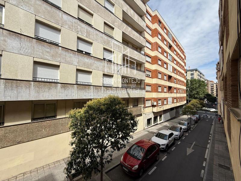 Foto 276d7982-ca11-4730-a40d-575dfdf86710. Flat with heating parking in Carmelitas Salamanca