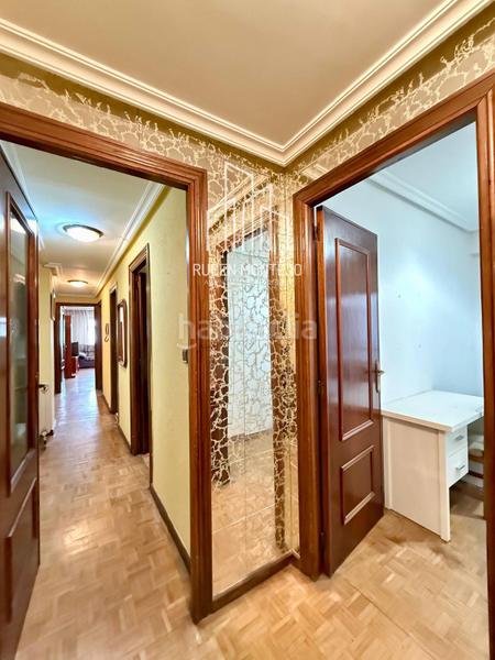 Foto 5d2198fa-bf0e-4942-8f02-872844d89ca8. Flat with heating parking in Carmelitas Salamanca