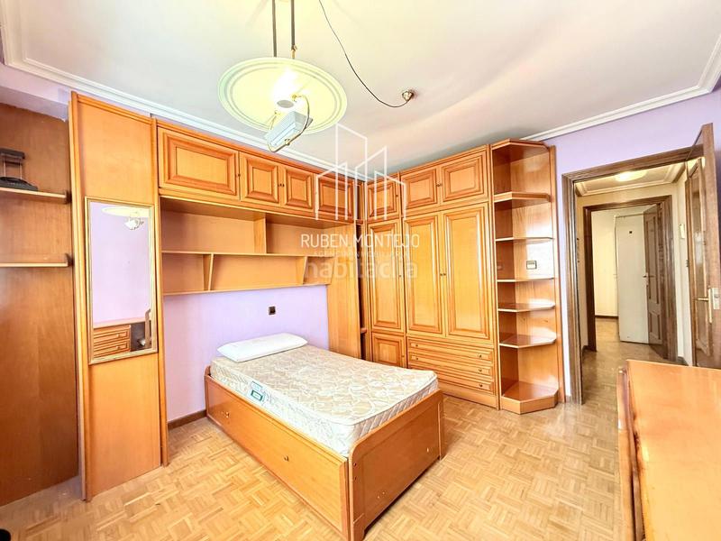 Foto a41c1532-be32-4e43-a428-599ac61e14ee. Flat with heating parking in Carmelitas Salamanca