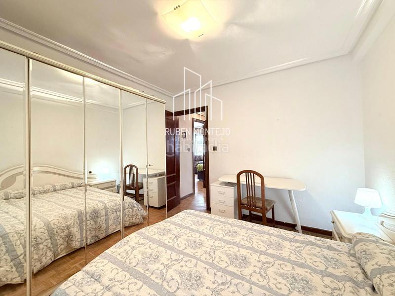 Foto addeacbe-b6de-4ce9-b5b3-8007244f57b9. Flat with heating parking in Carmelitas Salamanca