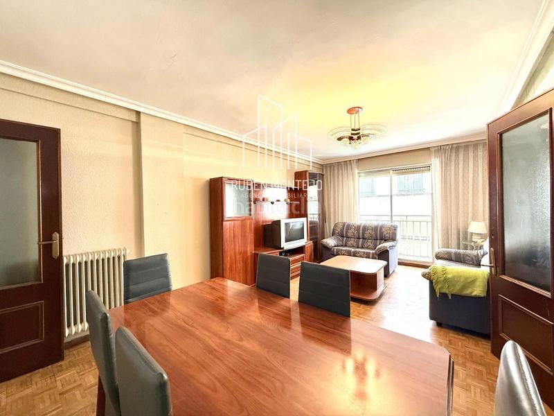 Foto b500e28b-8cb4-43f1-b6fb-a0356c60f094. Flat with heating parking in Carmelitas Salamanca