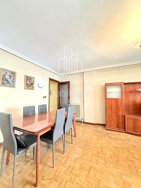 Foto f619585e-4cc6-49ff-84fc-6df1604a8cee. Flat with heating parking in Carmelitas Salamanca