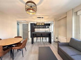 Location Appartement  Doctor gomez ulla. Vivienda reformada con habitaciones amplias y servicios centrale