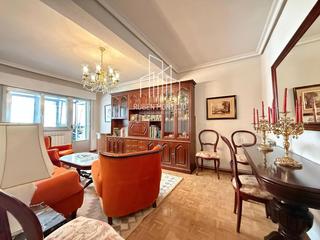 Piso  Palacio valds. Cuidada vivienda junto avenida de villamayor