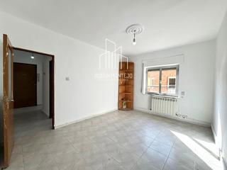 Pis  Colombia. Económica vivienda muy luminosa en alto del rollo