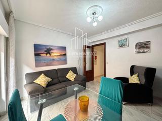 Location Appartement  Garrido y bermejo. Vivienda de 4 dormitorios y 2 baños junto a corte inglés