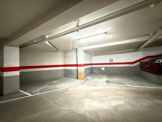 Lloguer Aparcament cotxe  Barcelona. Plaza de garaje doble en alquiler