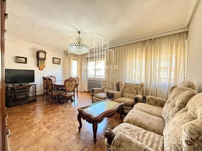 Foto 65771361-e264-4aac-8862-c2e4714c67b9. Flat with heating parking in Carmelitas Salamanca