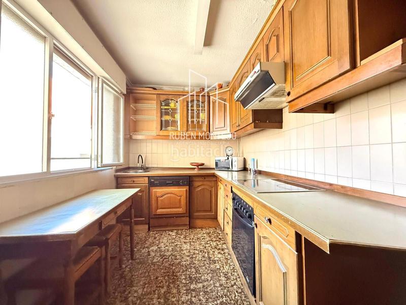 Foto 7751aadb-4b2a-4ffd-8d98-76327ae0430e. Flat with heating parking in Carmelitas Salamanca