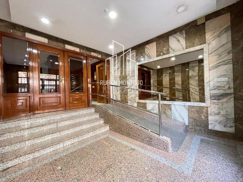 Foto a79e796e-477b-4878-a40d-122741a694c5. Flat with heating parking in Carmelitas Salamanca