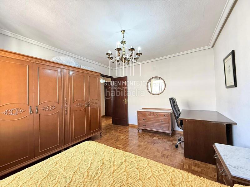 Foto c59ad7b3-4276-410e-b0cc-41b16352b7a7. Flat with heating parking in Carmelitas Salamanca