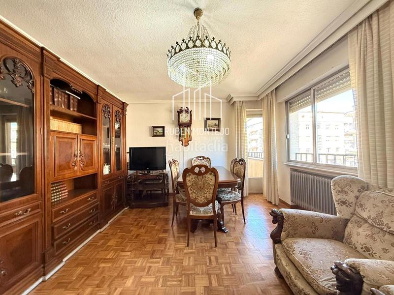 Foto ceaa05ba-1647-49ed-a0e7-ab24d981664d. Flat with heating parking in Carmelitas Salamanca