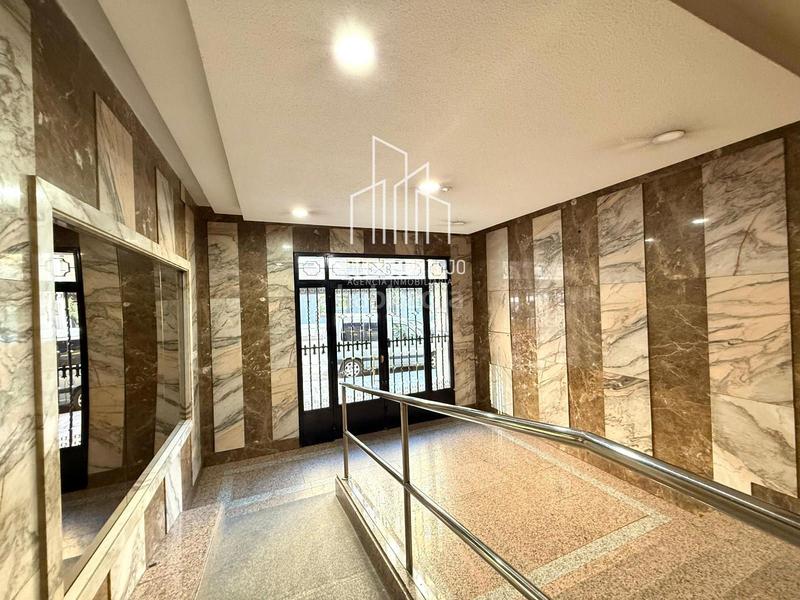 Foto d8f03ac8-3f20-473b-96aa-e59b05d8651a. Flat with heating parking in Carmelitas Salamanca