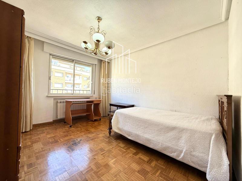 Foto e38d7226-6fd8-4232-afb3-16e89a3b9de1. Flat with heating parking in Carmelitas Salamanca