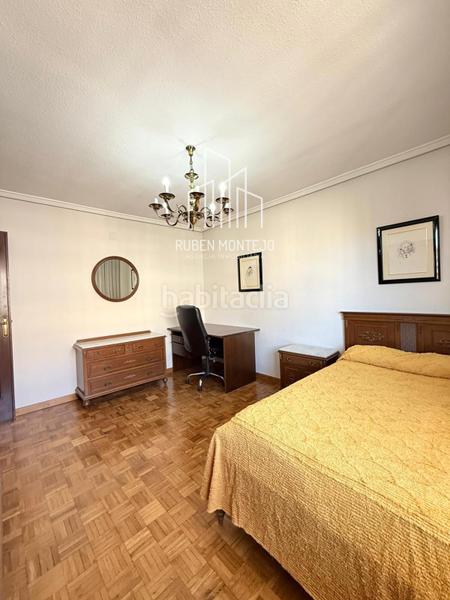 Foto f9086995-a81b-48bd-97bd-4927030af07a. Flat with heating parking in Carmelitas Salamanca