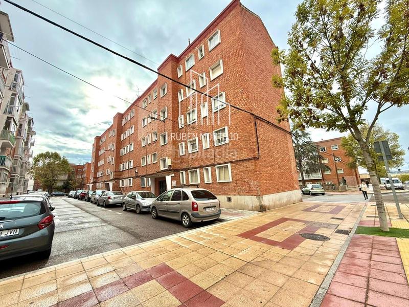 Foto 5c4b7252-1ddb-4164-9d78-385bca89d407. Alquiler piso totalmente exterior en alquiler en San Bernardo Salamanca