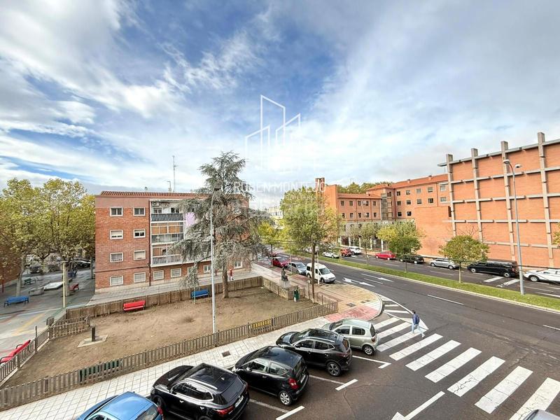 Foto d3efd4d2-2c97-48a5-bec1-9c283c7a215a. Alquiler piso totalmente exterior en alquiler en San Bernardo Salamanca