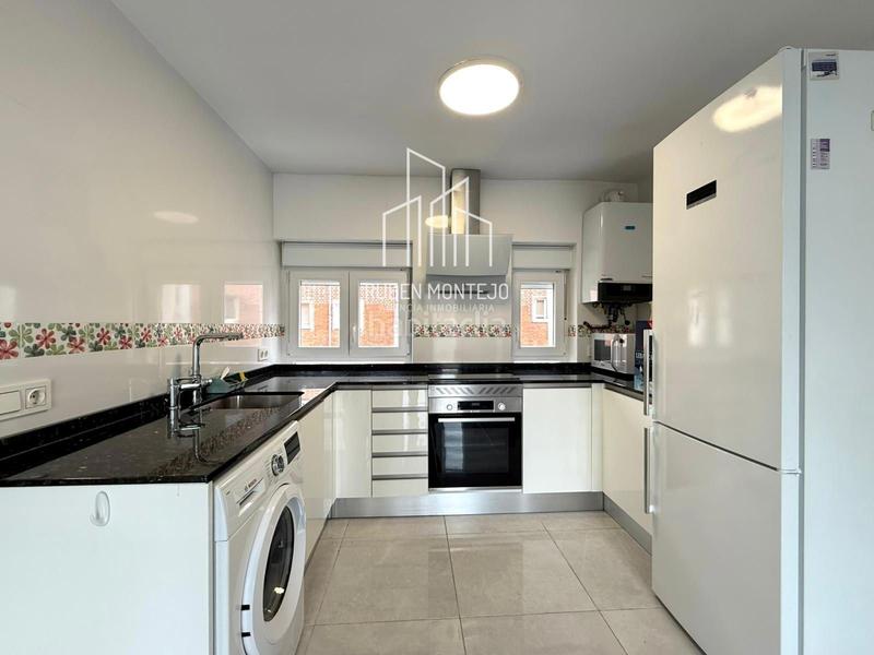 Foto f36666fc-a60e-4757-b529-3f23f4dcdb8c. Rent flat with heating terrace in San Bernardo Salamanca