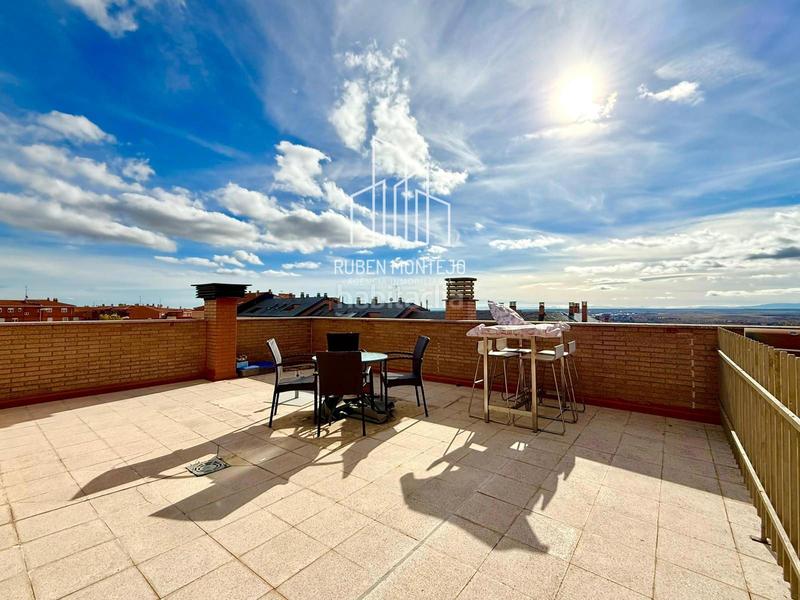 Foto e342784d-a737-439d-bd27-1d5a7024de7e. Rent penthouse with heating in Pizarrales Salamanca