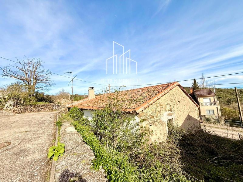 Foto 460a5058-abf3-4004-8c1c-1dc1df59542c. Casa a Membribe de la Sierra