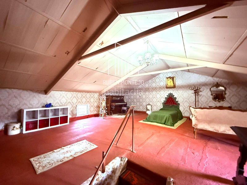 Foto 6a6d9707-709e-4f09-9595-41797ac492a9. Casa amb calefacció aparcament a Gomecello