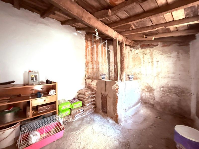 Foto f12aa0e8-1625-48dc-baf3-f45efec7153c. Casa amb calefacció aparcament a Gomecello