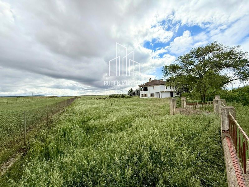 Foto f89f60e2-9aa6-4c1e-aafe-36793042036c. Finca rústica a Doñinos de Salamanca