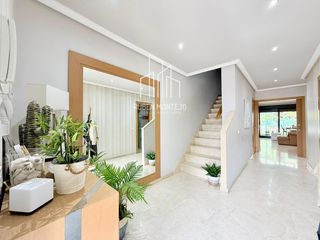 Maison jumelée  Velázquez. Exclusiva vivienda unifamiliar adosada con buhardilla, terraza,
