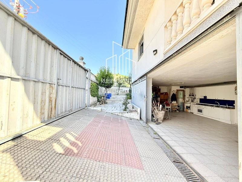 Foto 2c15d7ee-dfbe-4624-a899-50a2b7972622. Casa adossada amb calefacció aparcament a Cabrerizos