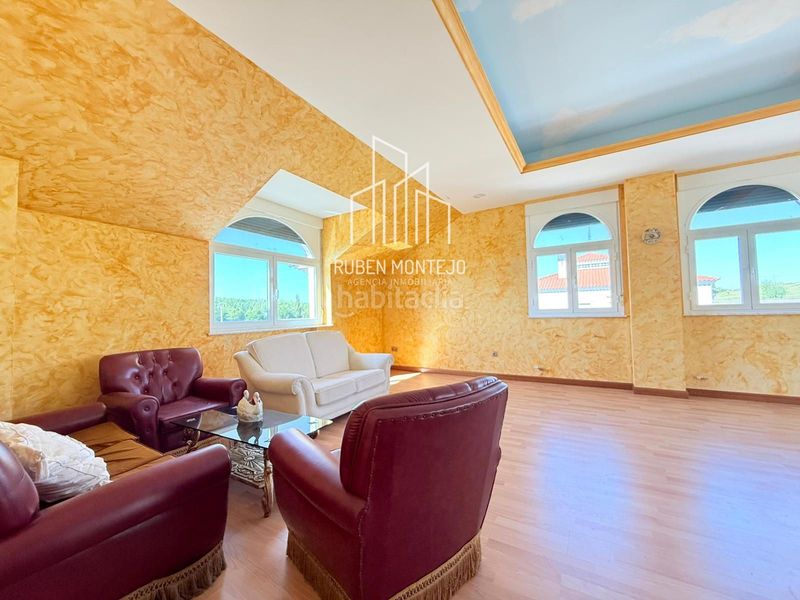 Foto 57c9cf10-77e0-438d-b3f1-c16a65510562. Casa adossada amb calefacció aparcament a Cabrerizos