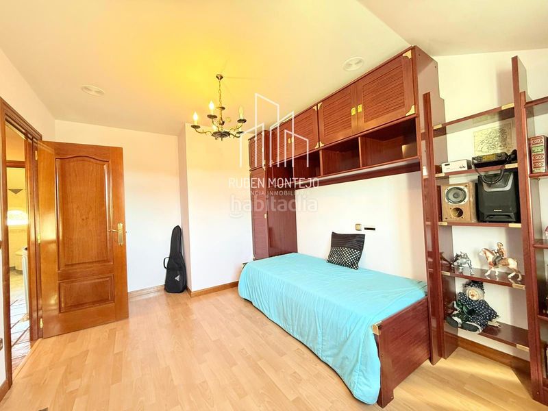 Foto e2cc49ec-8c0b-4a86-b266-4e1803b5bf37. Casa adossada amb calefacció aparcament a Cabrerizos