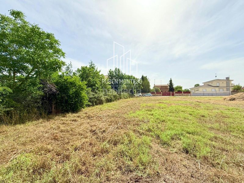 Foto 2fb86c63-1267-4725-9ab1-bdd68ff56206. Residential plot in Villamayor