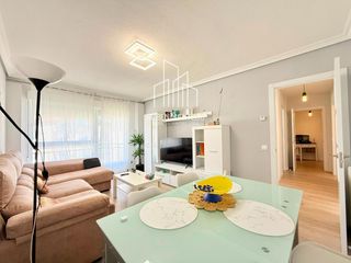 Piso  Diego hurtado de mendoza. Luminosa vivienda reformada con garaje y trastero