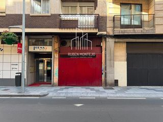 Lloguer Aparcament cotxe  Álvaro gil. Plaza de garaje para coche grande en centro ciudad