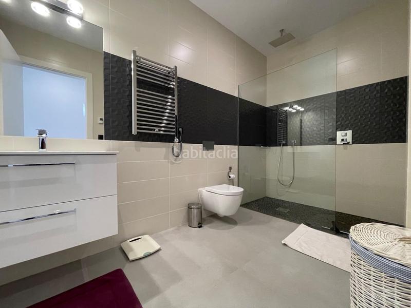 Foto 58627d44-8c24-4bdf-8174-57b2dc527c16. Chalet mit heizung parking pool in Altea la vella Altea