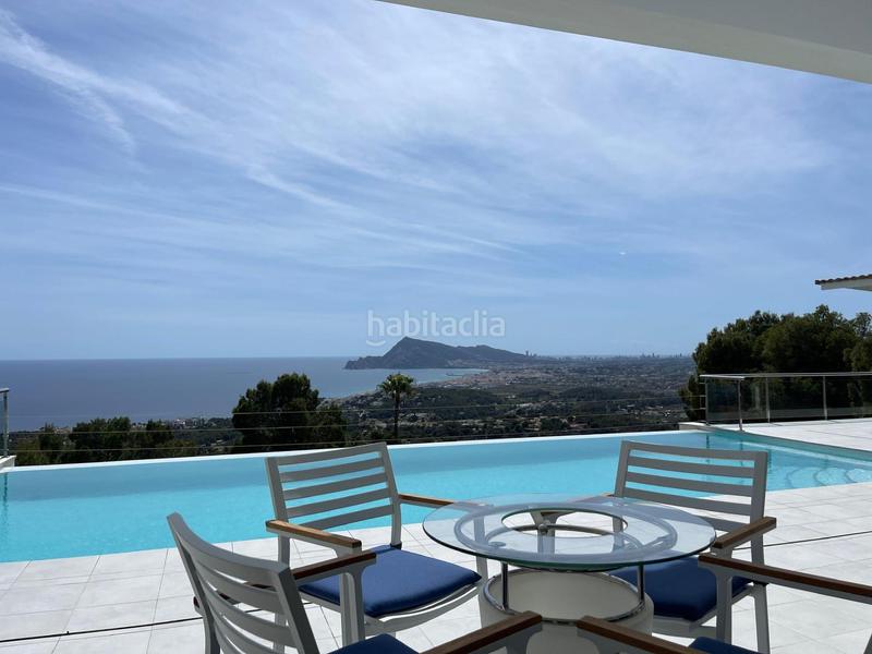 Foto d7b2e744-b5ef-4cf1-931a-ac961e2aa1cb. Chalet mit heizung parking pool in Altea la vella Altea