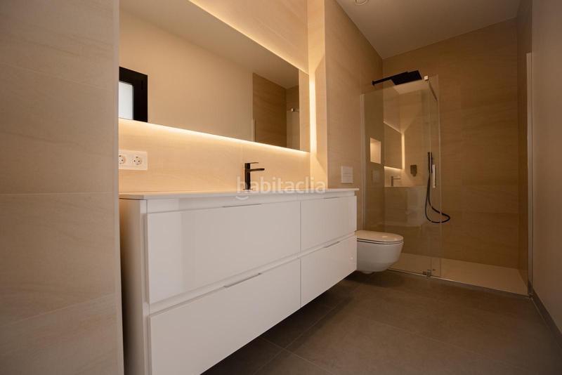 Foto 54b6d1b2-ddeb-437f-9f93-87b980d29a18. Casa con riscaldamento parcheggio piscina in Golf Bahía Finestrat