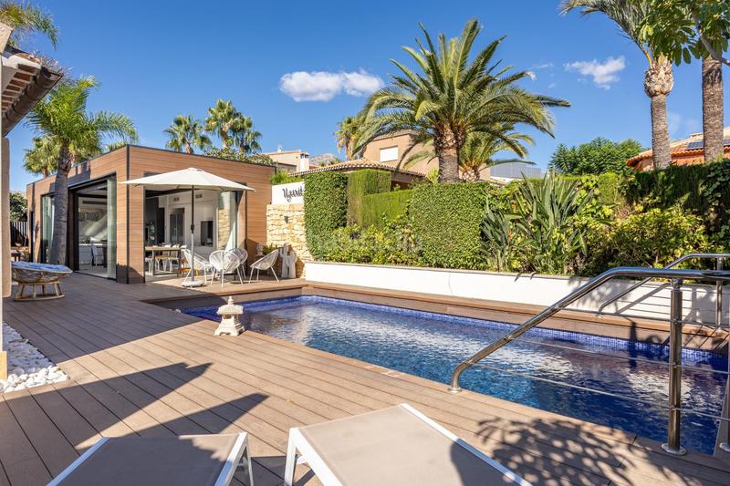 Foto 1601c4e3-ce84-408b-9a82-db6934b53332. Chalet  de lujo en la exclusiva urbanización coblanca en Benidorm