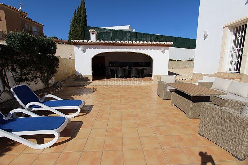 Foto b8b54a50-cb57-4841-8517-a35d59a0eb0e. Chalet  con piscina y licencia turística e en Calp