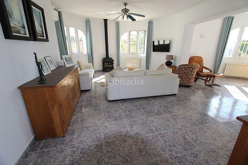 Foto f2db2c74-2a63-4ef0-9309-de369252949b. Chalet  con piscina y licencia turística e en Calp