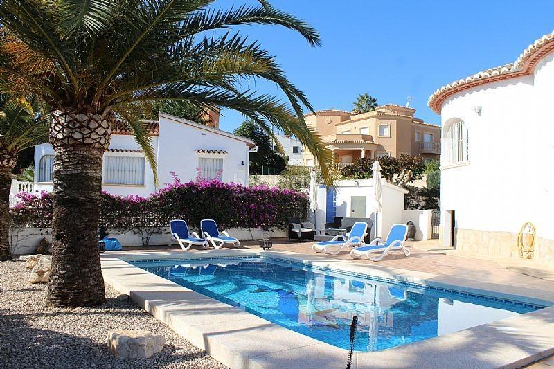 Foto ffc1f080-d1c5-42b7-993f-4cd0b165e0d2. Chalet  con piscina y licencia turística e en Calp