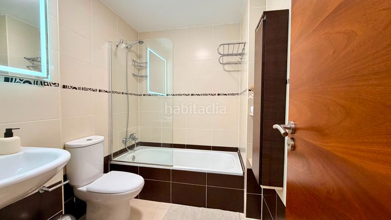 Foto b59b0499-b926-499b-a1e4-ce3ea9d967cd. Casa adossada amb aparcament a Cho - Parque de la Reina Arona