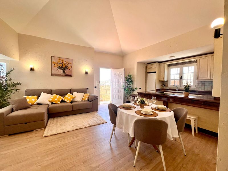 Foto 7557e5be-ea53-4c9f-8105-610007fa5e50. Casa adossada a calle los prismas 13a a Arico