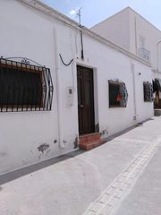 Casa  Calle de granada. Casa cueva en santa cruz de marchena