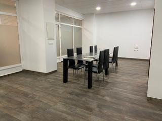 Miete Geschäftsraum in Calle méndez núñez 7-9. Se alquila amplio local comercial con despacho separado, listo p