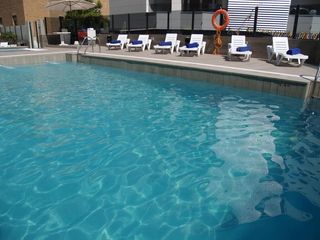 Lloguer Àtic a Arabial 77. Ático con terraza y piscina en pleno centro de granada