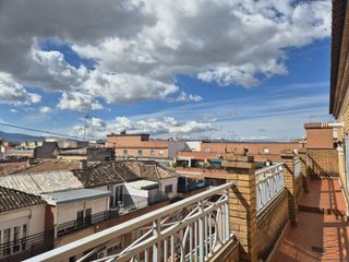 Miete Dachwohnung in Calle pérez galdós 3. Ático de 1 dormitorio en pleno camino de ronda. entrada inmediat